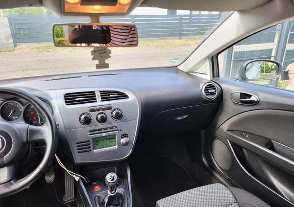 Seat Leon cena 16800 przebieg: 199000, rok produkcji 2008 z Góra małe 277